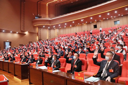 政协第四届百色市委员会第七次会议举行第二次全体会议