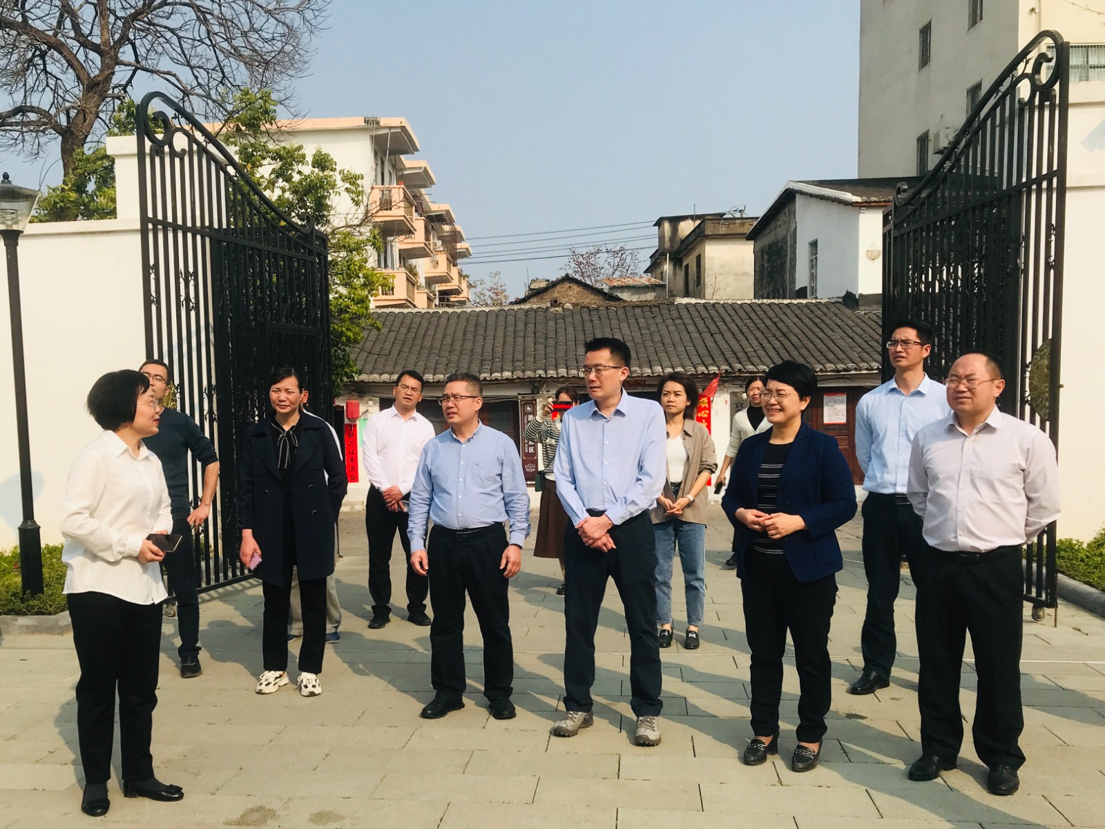 图为调研组在钦州市政协文史馆参观.jpg