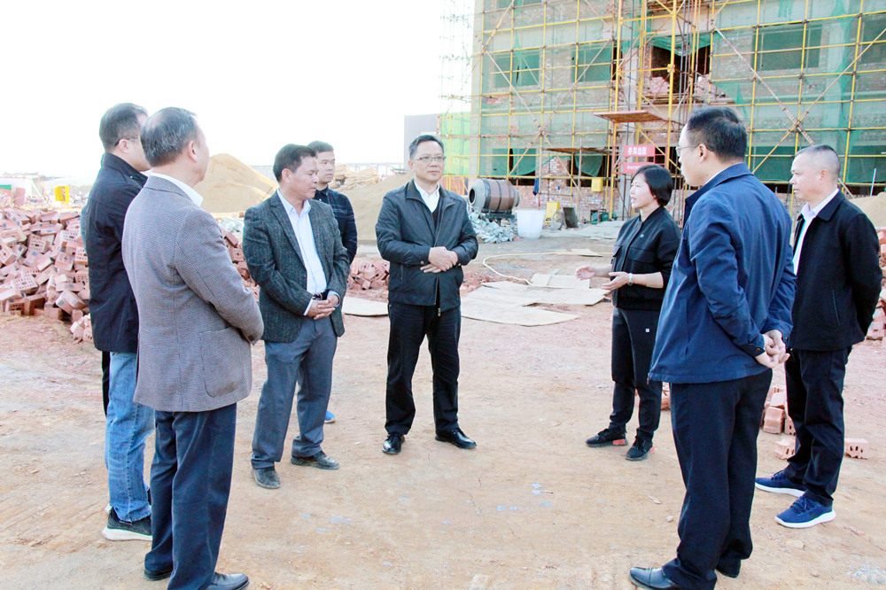 石国怀到企业调研