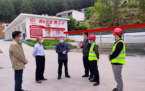 黄建宁到隆林各族自治县开展重大项目复工复产调研