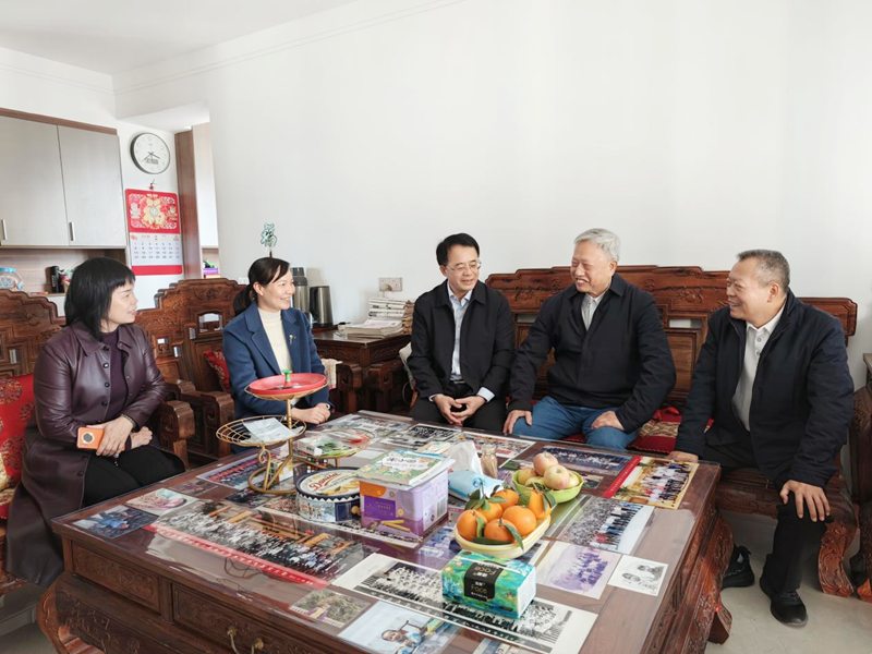 黄建平开展春节前走访慰问活动