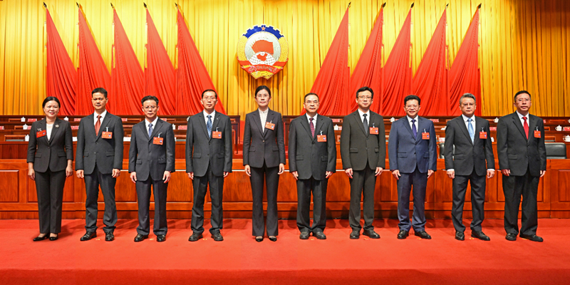 市政协六届一次会议举行全体委员第二次大会